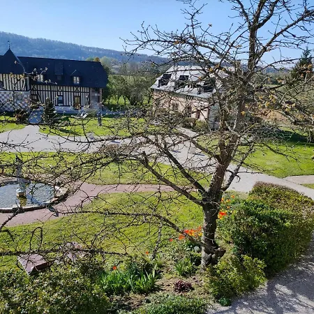Отель Demeures & Chateaux Domaine Le Clos Des Fontaines Жюмьеж