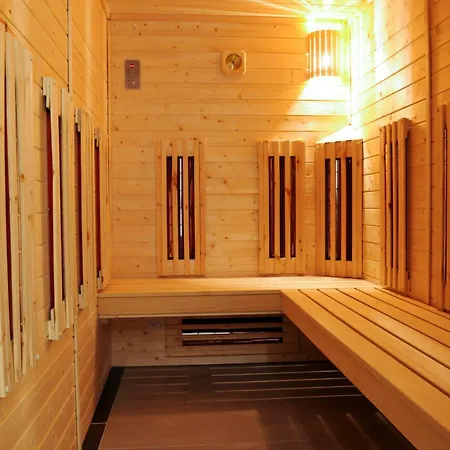 Hotel Le Clos Des Fontaines 3*