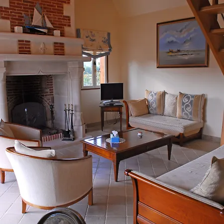 Отель Demeures & Chateaux Domaine Le Clos Des Fontaines 3*