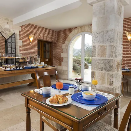 Le Clos Des Fontaines Hotel