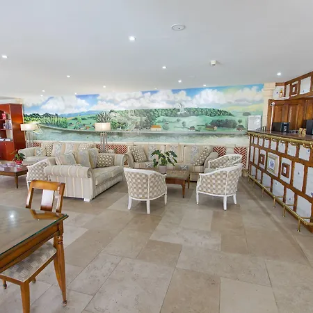 Отель Demeures & Chateaux Domaine Le Clos Des Fontaines 3*