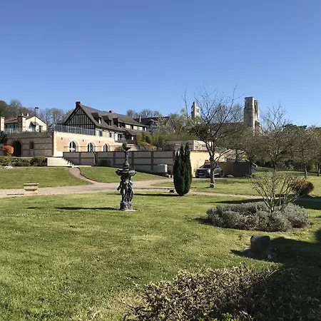 Demeures & Chateaux Domaine Le Clos Des Fontaines 3*